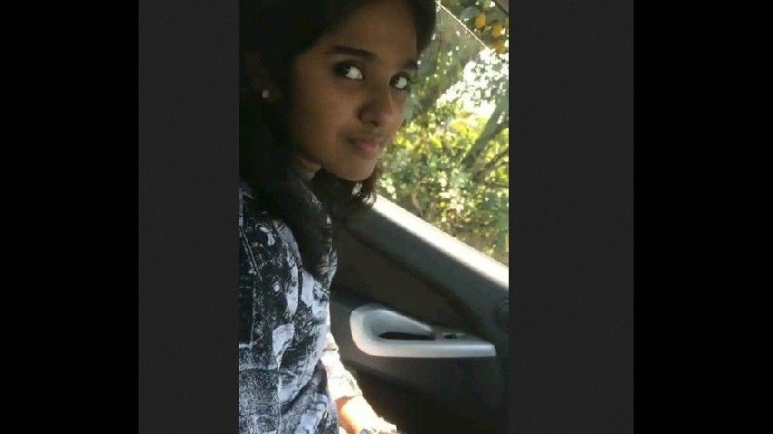 Desi Beautiful Girl In Car And Bj With Bf